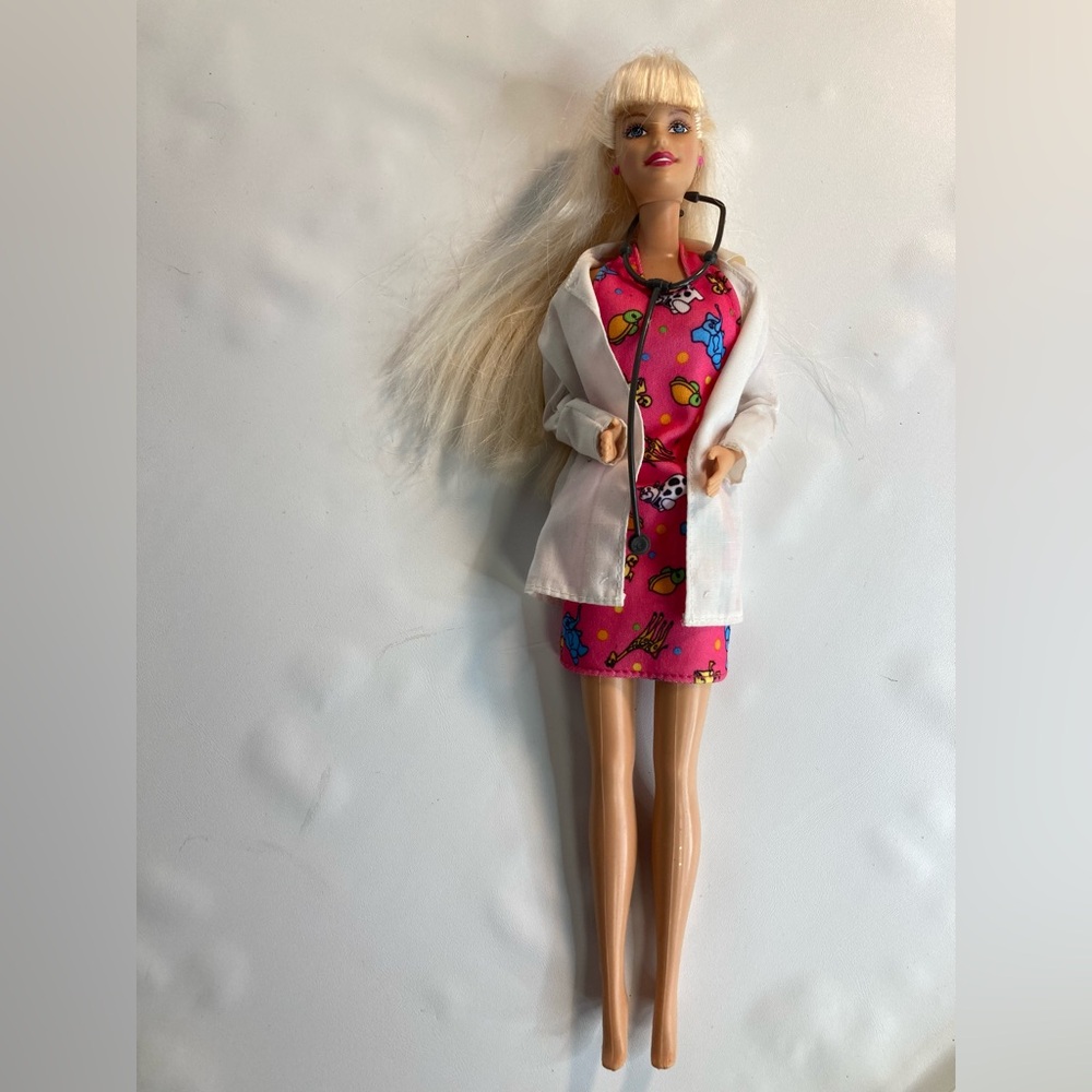 Barbie Pet Vet Doll Blonde Career Pet-print Dress